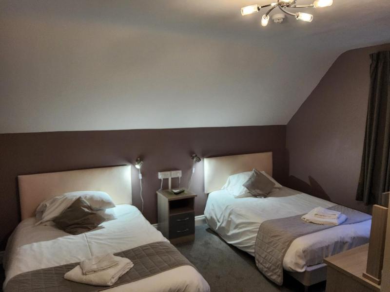 The Avenue Hotel image