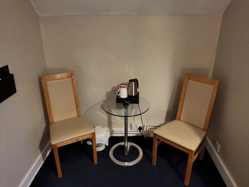 The Avenue Hotel image