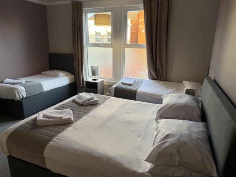 The Avenue Hotel image