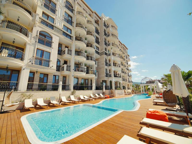 Harmony Suites Saint Vlas image