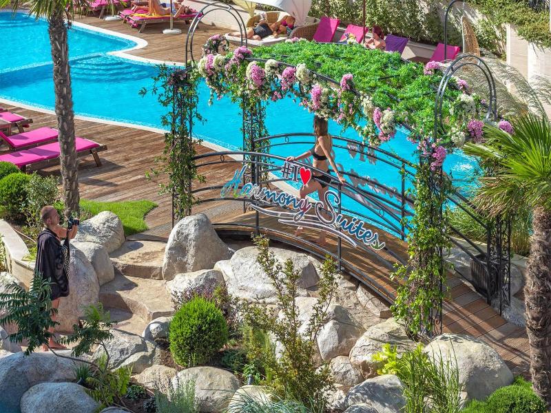 Harmony Suites Saint Vlas image