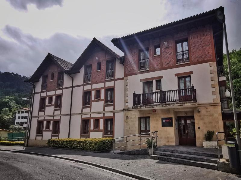 Adeko Hotel image