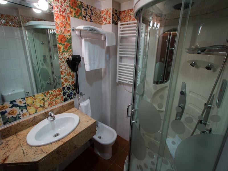 Adeko Hotel image