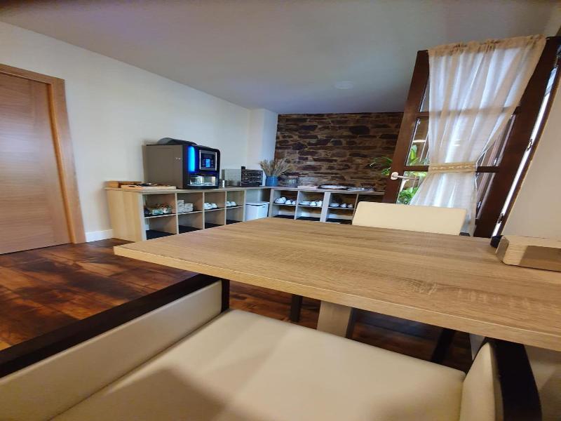 Albergue Casa Cuartel image