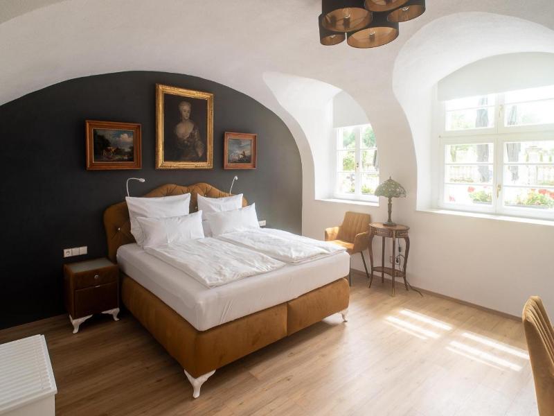 Schloss Hotel Colmdorf image