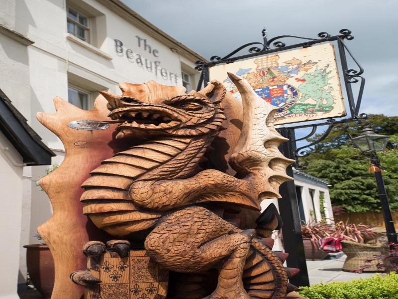 "the Beaufort, Raglan" image