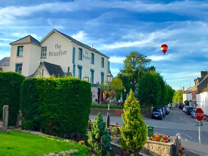 "the Beaufort, Raglan" image