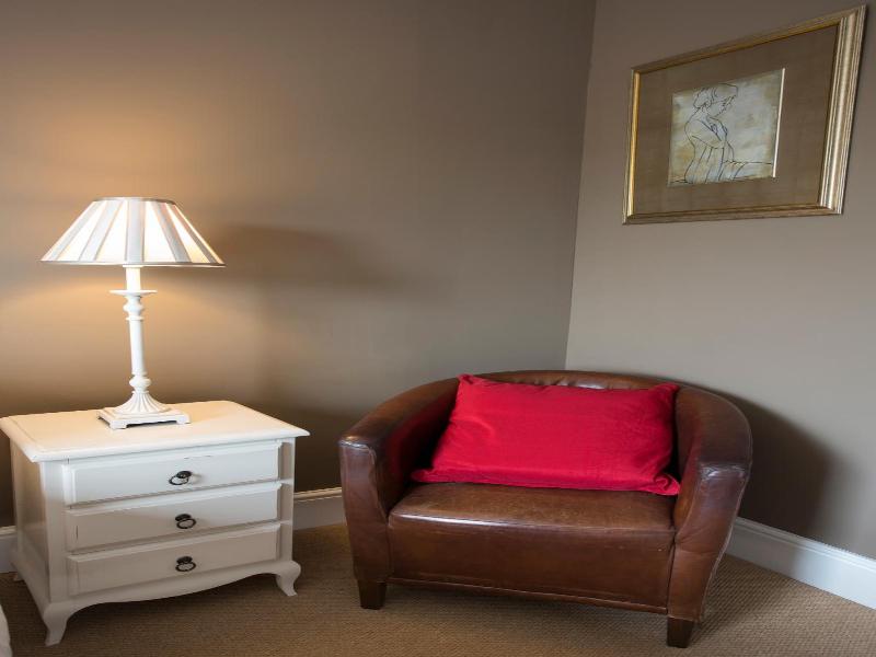 "the Beaufort, Raglan" image