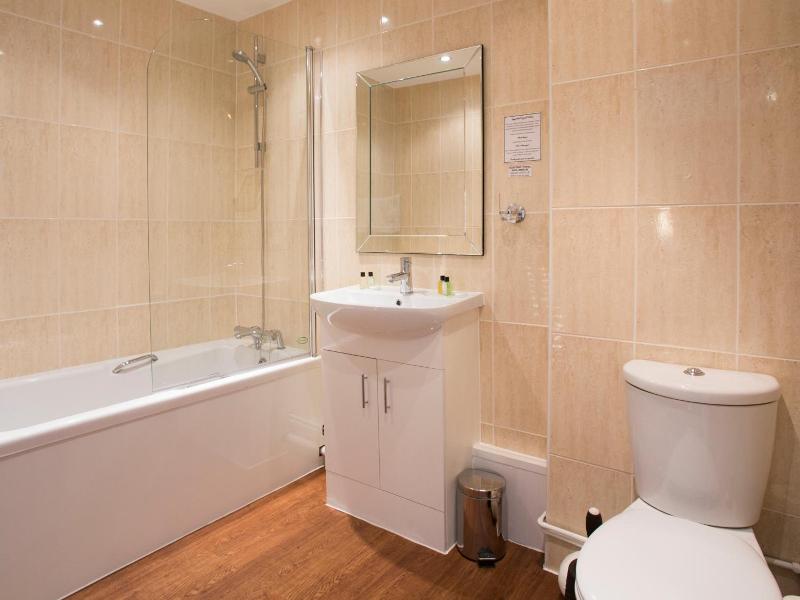 "the Beaufort, Raglan" image