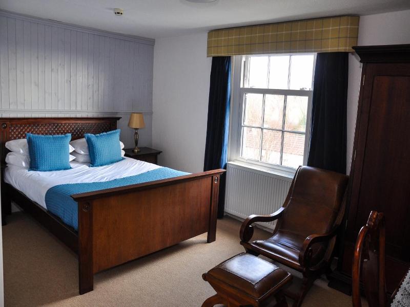 "the Beaufort, Raglan" image
