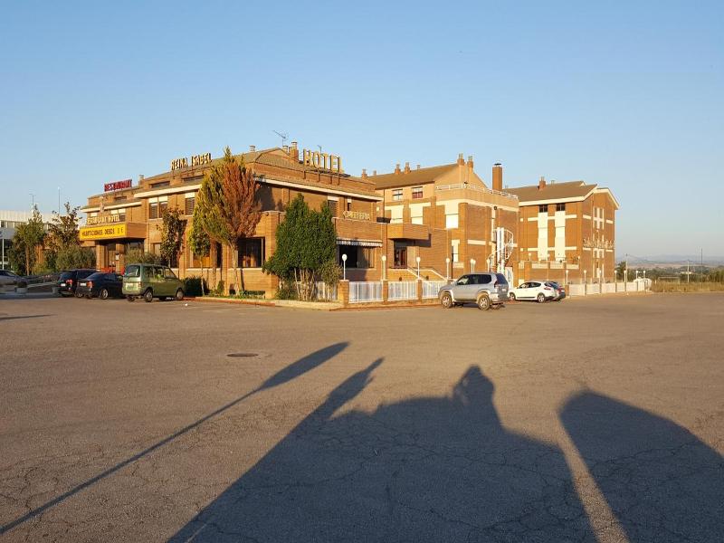 Hotel Reina Isabel image