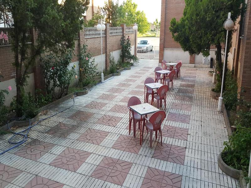 Hotel Reina Isabel image
