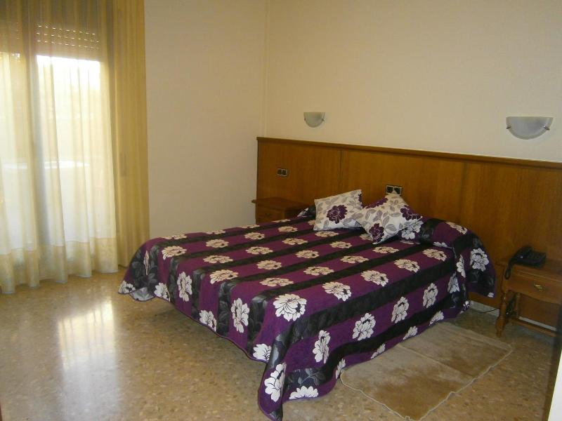 Hotel Reina Isabel image