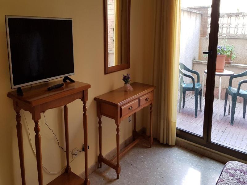 Hotel Reina Isabel image
