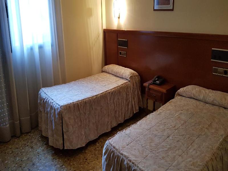 Hotel Reina Isabel image