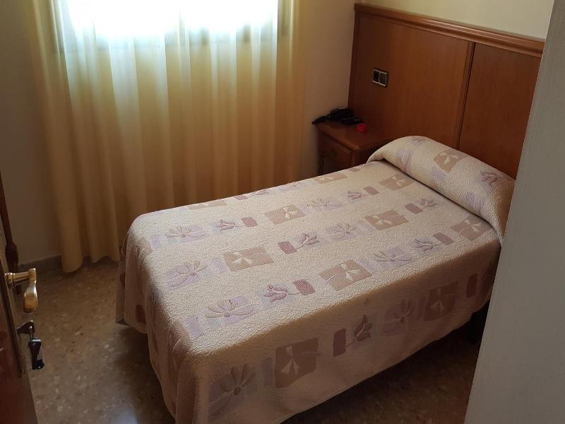 Hotel Reina Isabel image