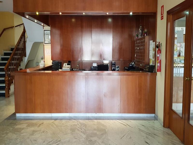 Hotel Reina Isabel image
