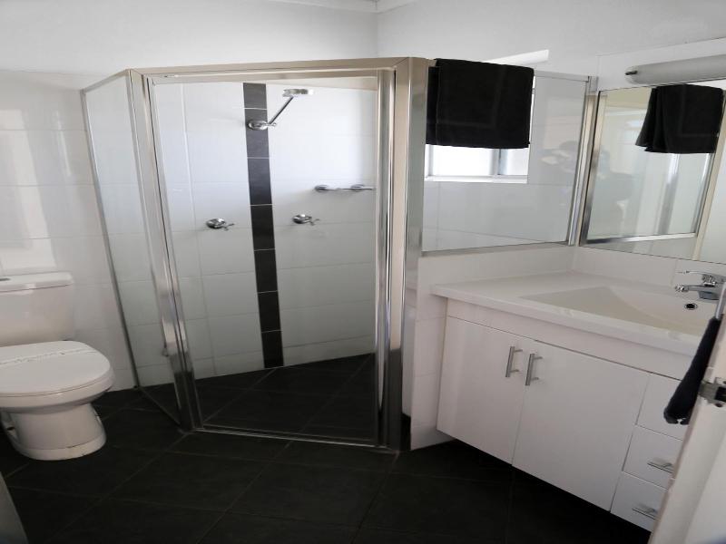 Zorba Waterfront Motel image