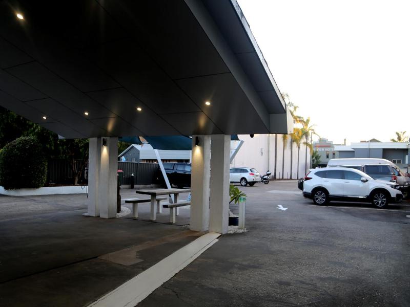 Zorba Waterfront Motel image