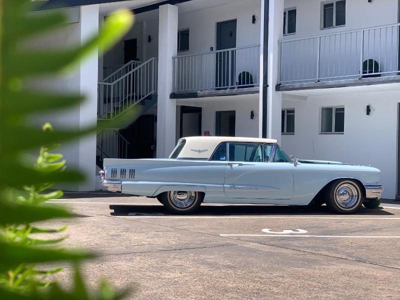 Zorba Waterfront Motel image
