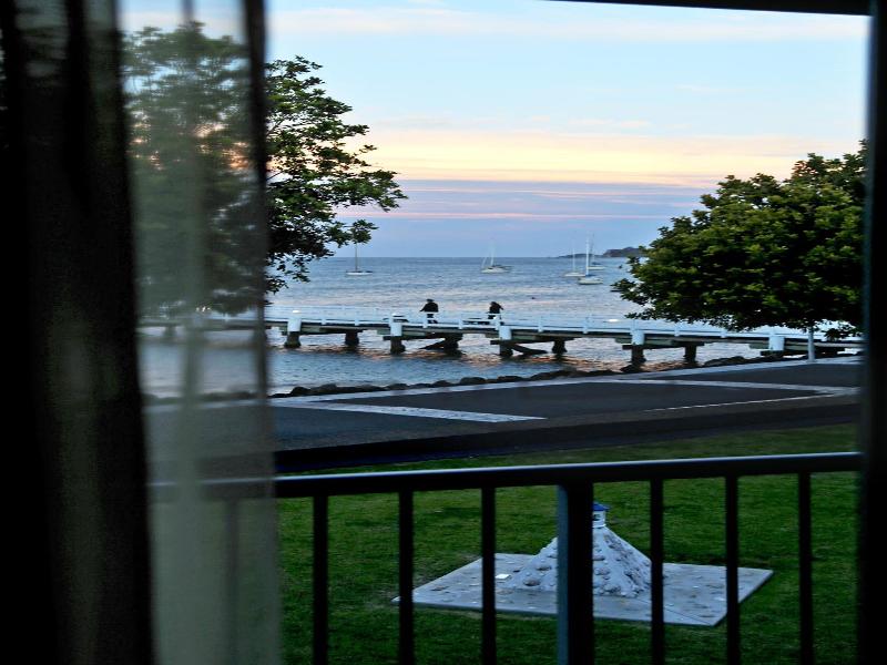 Zorba Waterfront Motel image