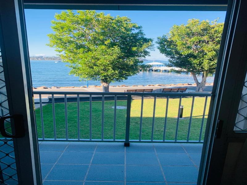 Zorba Waterfront Motel image