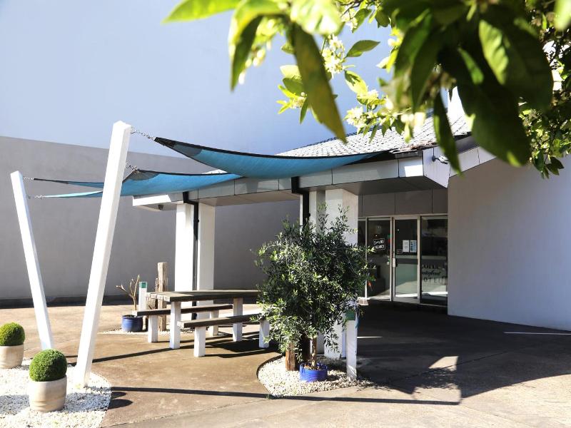 Zorba Waterfront Motel image
