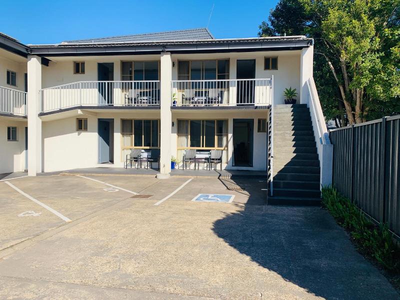 Zorba Waterfront Motel image