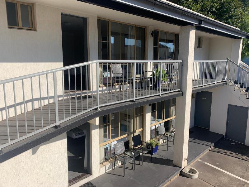 Zorba Waterfront Motel image