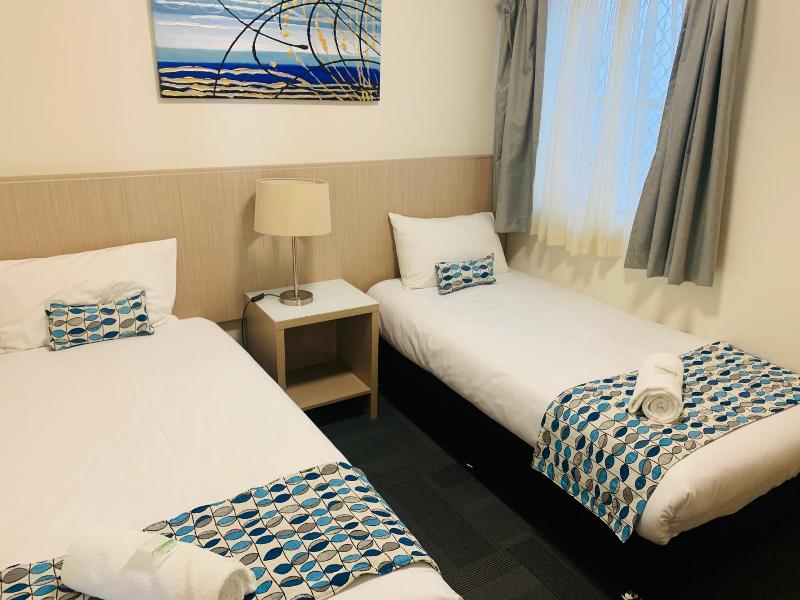 Zorba Waterfront Motel image