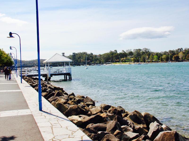 Zorba Waterfront Motel image