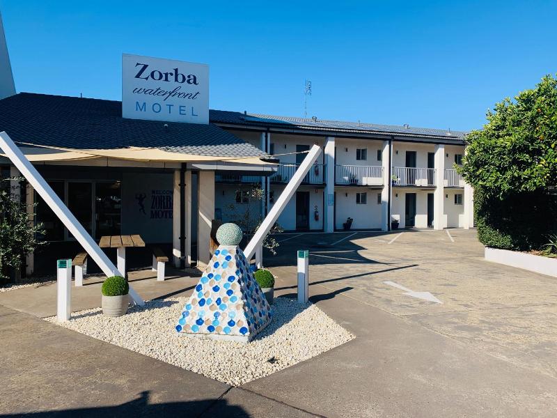 Zorba Waterfront Motel image
