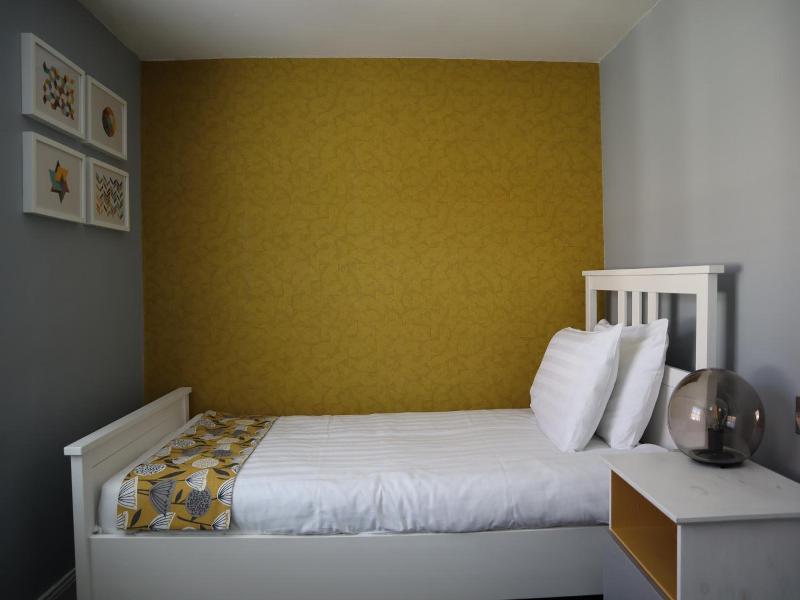 Hardwick Arms Hotel image