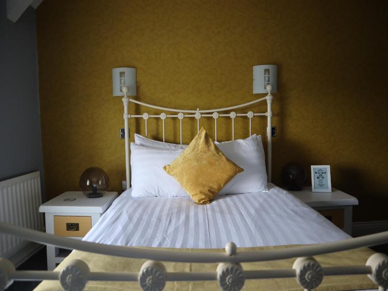 Hardwick Arms Hotel image