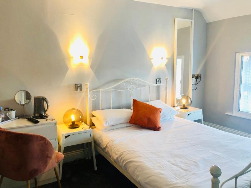Hardwick Arms Hotel image