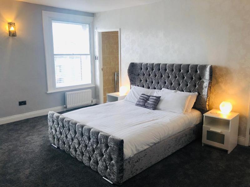 Hardwick Arms Hotel image