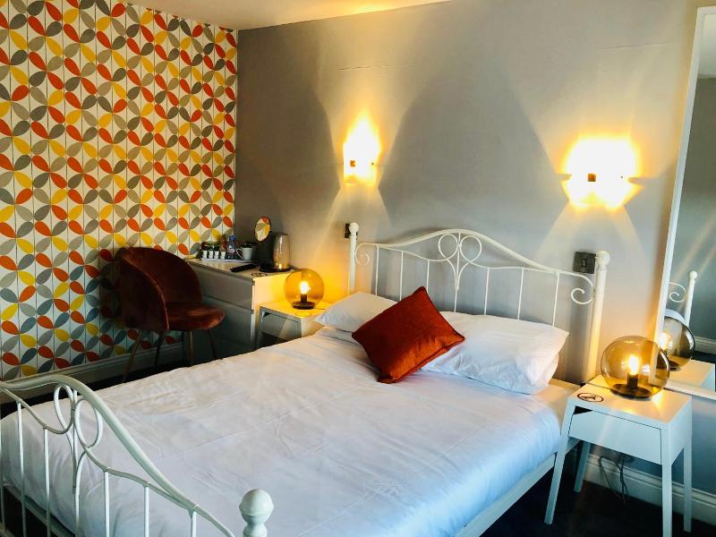 Hardwick Arms Hotel image