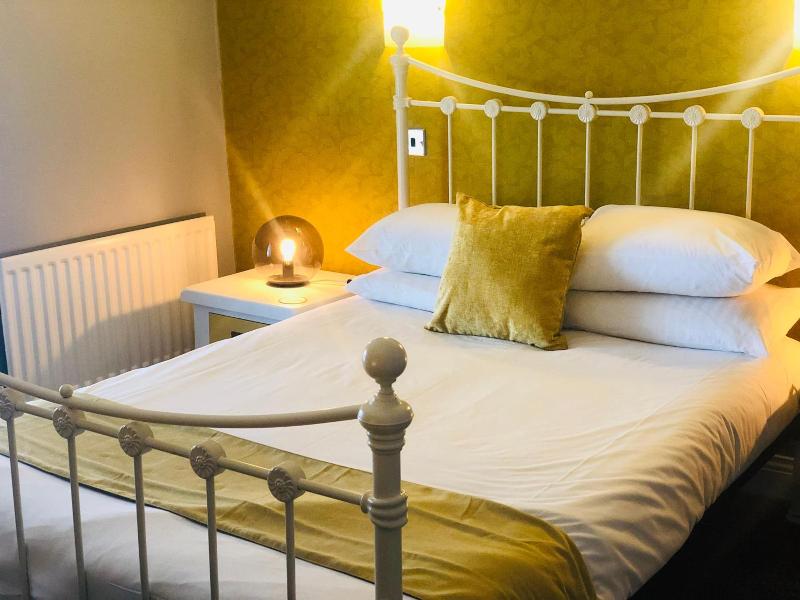 Hardwick Arms Hotel image