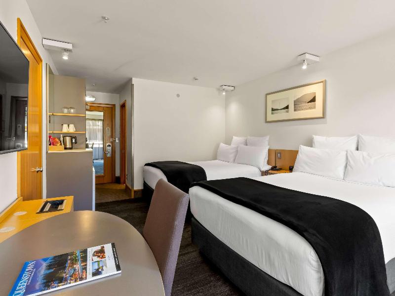 Novotel Queenstown Lakeside image