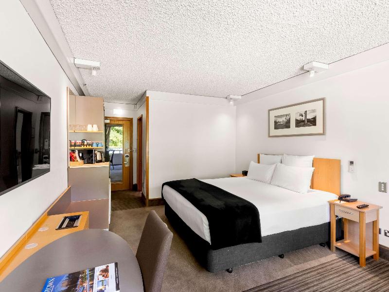 Novotel Queenstown Lakeside image
