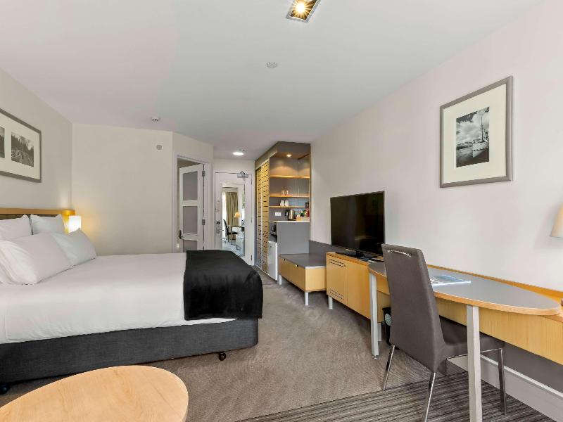 Novotel Queenstown Lakeside image