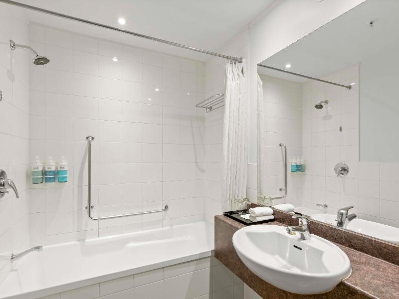 Novotel Queenstown Lakeside image