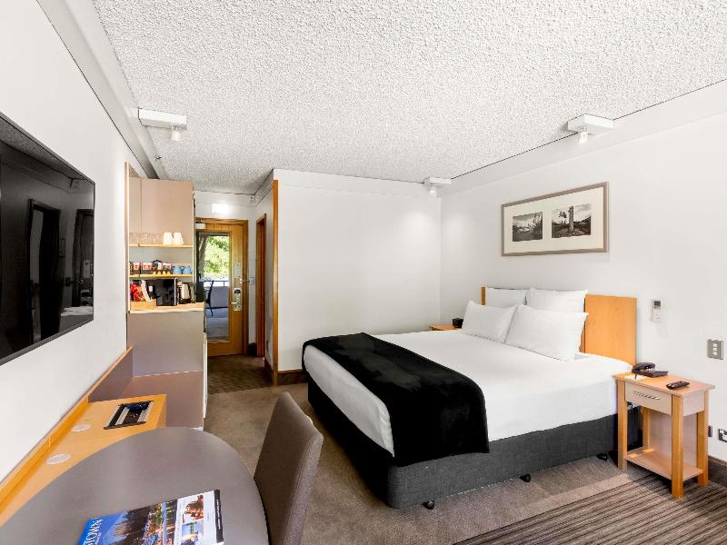 Novotel Queenstown Lakeside image