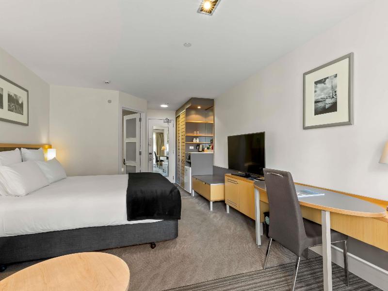 Novotel Queenstown Lakeside image