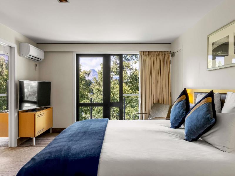 Novotel Queenstown Lakeside image