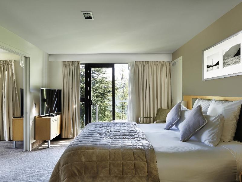 Novotel Queenstown Lakeside image