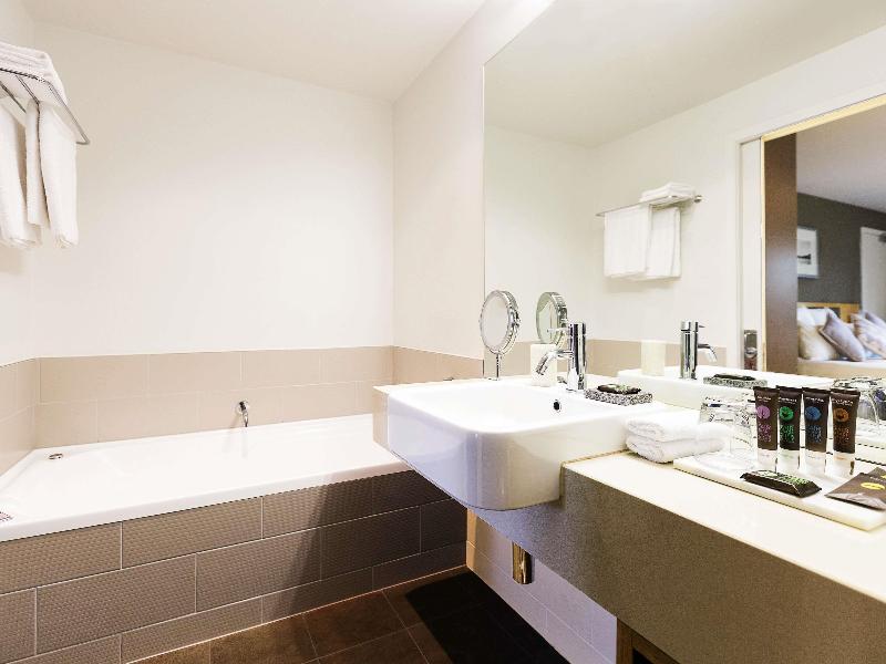 Novotel Queenstown Lakeside image