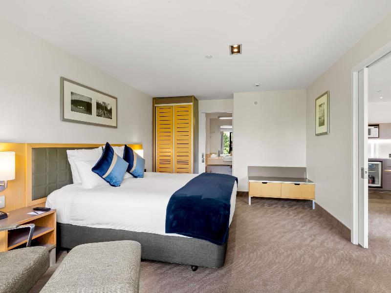 Novotel Queenstown Lakeside image
