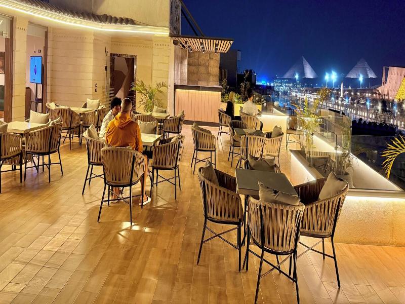 New Museum Guest House Pyramids View image