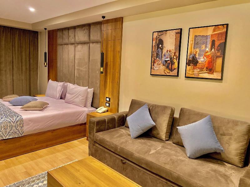New Museum Guest House Pyramids View image
